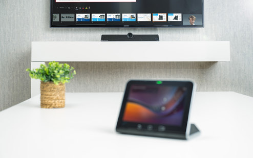 Medium Meeting Room Solutions RXV81 And RX PAD 2